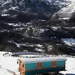 Roulottes Montagne Pyrenees 3*