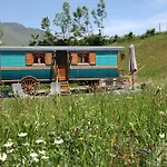 Roulottes Montagne Pyrenees Konukevi