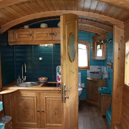 Roulottes Montagne Pyrenees Penzion 3*