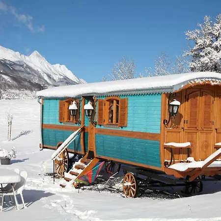 Roulottes Montagne Pyrenees Penzion Luz-Saint-Sauveur