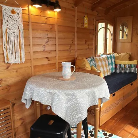 Roulottes Montagne Pyrenees Penzion 3*